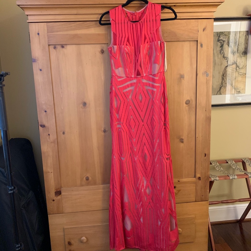 BCBGMAXAZRIA Geometric Lace Gown - Red sz 2